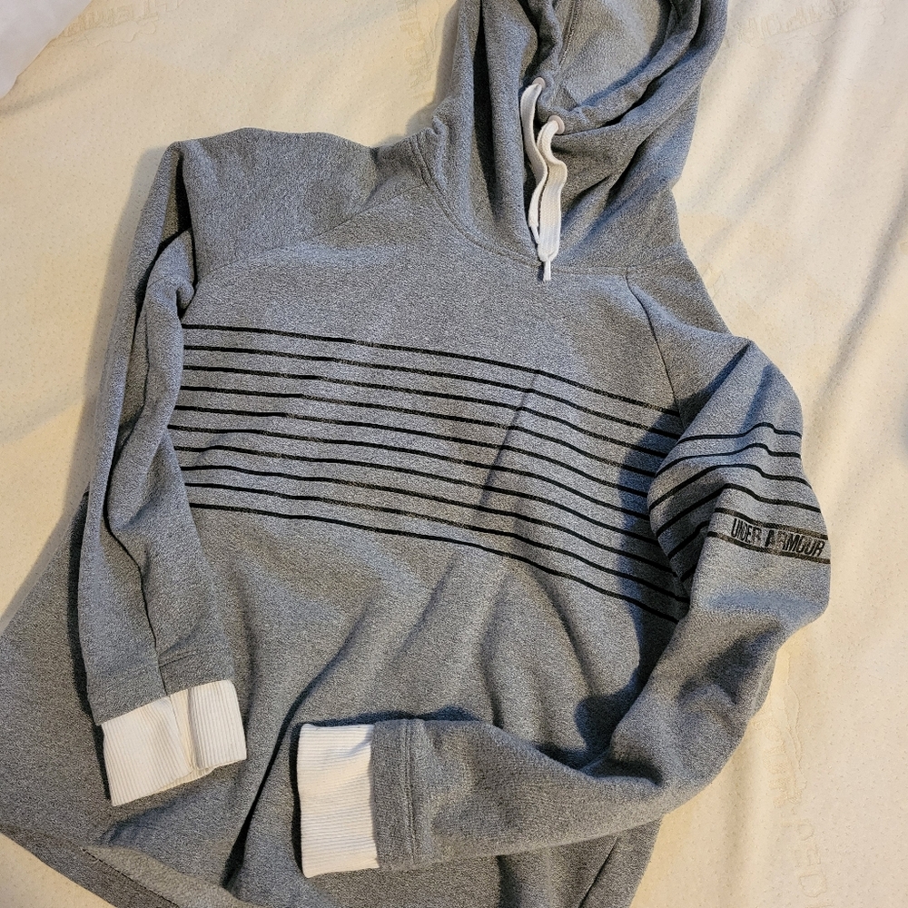 Under Armour Sweatshirt